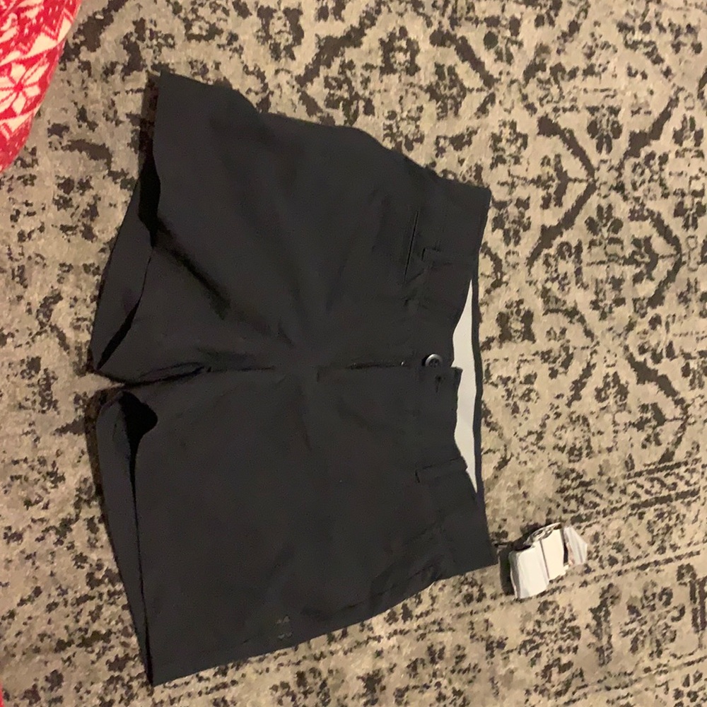 Brand new under armour shorts great for golfing size 0